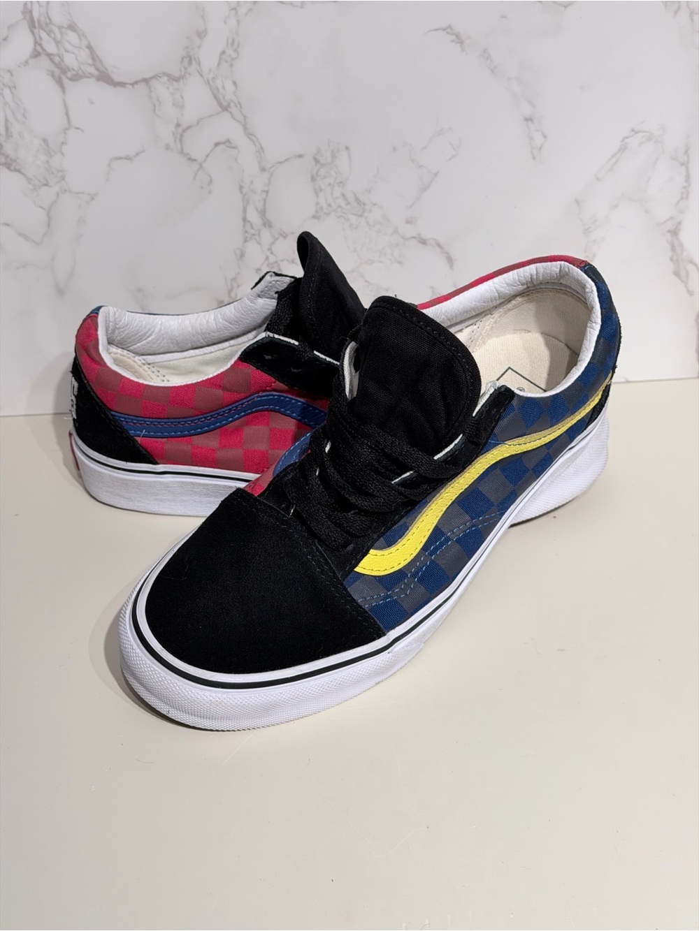 LIKE NEW Vans Old Skool Shoe. Women’s size 7.5